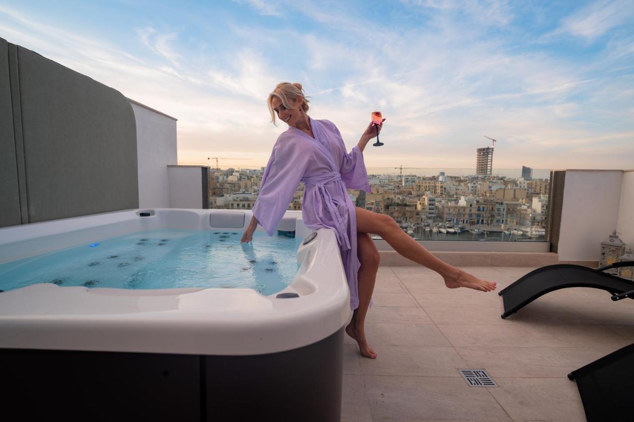 The Address Seafront Suites With Hot Tub Pietà Exterior foto