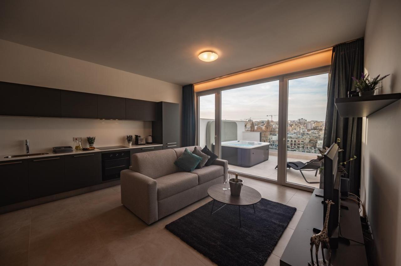 The Address Seafront Suites With Hot Tub Pietà Exterior foto
