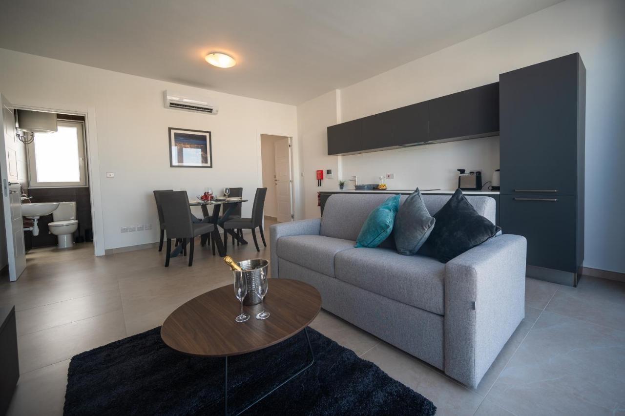 The Address Seafront Suites With Hot Tub Pietà Exterior foto
